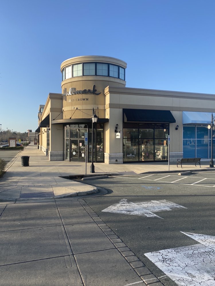 BECKY’S HALLMARK SHOP Updated August 2024 920 Boston Dr, Burlington, North Carolina Cards