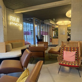 Moxy Paris Bastille - Hotels Near Me - Paris, 75 Moxy Paris Bastille - Hotels Near Me - Paris, 75
