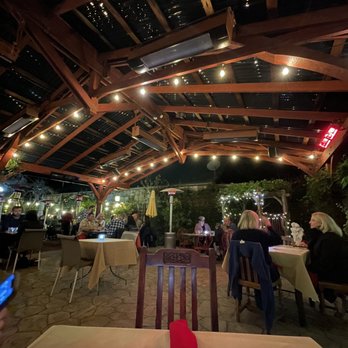 Robins Restaurant - Patio - New American Near Me - Cambria, California Robins Restaurant - Patio - New American Near Me - Cambria, California
