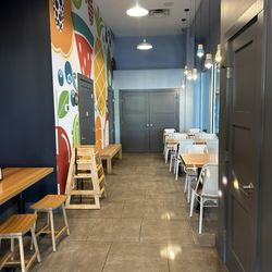 Pure Raw Juice - Inside seating