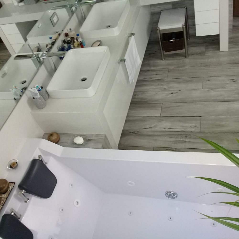 Slide of D&M Drywall