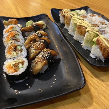 Oishii - From left to right Spyder Roll, Unagi Nigiri with rice, Skydiver Maki, Dynamite roll and Spicy Salmon. - Sushi Bars Near Me - Houston, Texas Oishii - From left to right Spyder Roll, Unagi Nigiri with rice, Skydiver Maki, Dynamite roll and Spicy Salmon. - Sushi Bars Near Me - Houston, Texas