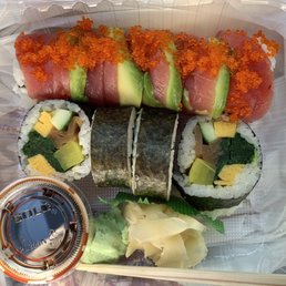 Happy roll 2 raw fishes roll & Futomaki. Delicious Happy roll 2 raw fishes roll & Futomaki. Delicious
