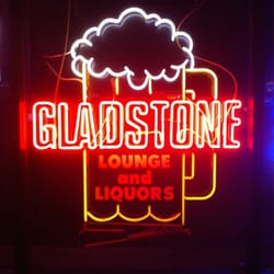 Gladstone Lounge & Liquors - Excellent Bartenders