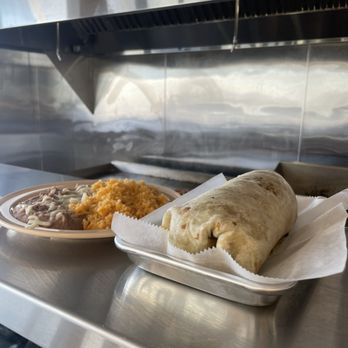 Bronco's Burritos - Burrito dinner - Mexican Near Me - Justice, Illinois