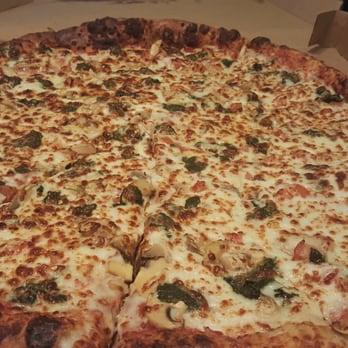 King's Pizza & Pasta - Extra large with mushrooms, spinach, and tomatoes. Soggy, but overall okay tasting. - Pizza Near Me - Houston, Texas