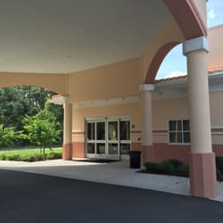 Halifax Hospice Care Center - Coupala entrance