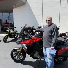 My friend Jeff and his identical Ducati that we picked up several weeks prior to mine. My friend Jeff and his identical Ducati that we picked up several weeks prior to mine.