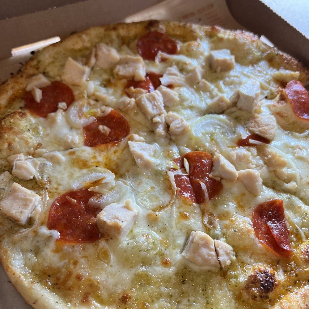 Blaze Pizza - Pizza with Pepperoni cheese and chicken with pesto sauce - Salad Near Me - Cerritos, California Blaze Pizza - Pizza with Pepperoni cheese and chicken with pesto sauce - Salad Near Me - Cerritos, California