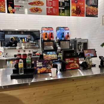 Dave's Hot Chicken - Chicken Shop Near Me - Claremont, California
