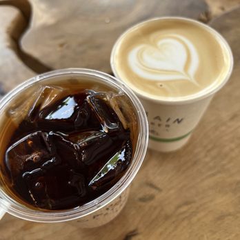Captain + Stoker - Iced peach black tea, vanilla latte hot with oat milk - Coffee Roasteries Near Me - Monterey, California