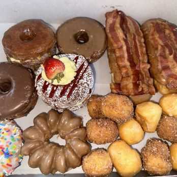 Friendly Donuts - ALL YUMMY - Donuts Near Me - Orange, California Friendly Donuts - ALL YUMMY - Donuts Near Me - Orange, California