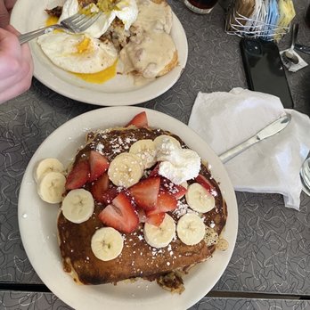 Bluebird Diner - American Near Me - Iowa City, Iowa