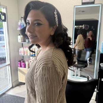 Priscilla Sala De Belleza - The site look of my daughter hairdo with hair pin - Hair Stylists Near Me - San Jose, California Priscilla Sala De Belleza - The site look of my daughter hairdo with hair pin - Hair Stylists Near Me - San Jose, California
