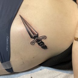 This is on my left hip and wraps around the side!