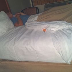 Nice sheets and puffer pad.