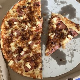 Large Hawaiian pizza to go