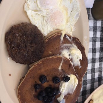 Belle's Kitchen - American Near Me - Houston, Texas