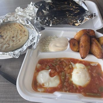 El Carrusel Bakery - Huevos rancheros and Mushroom pupusa and bananas/cream & cheese - Salvadoran Near Me - Los Angeles, California El Carrusel Bakery - Huevos rancheros and Mushroom pupusa and bananas/cream & cheese - Salvadoran Near Me - Los Angeles, California