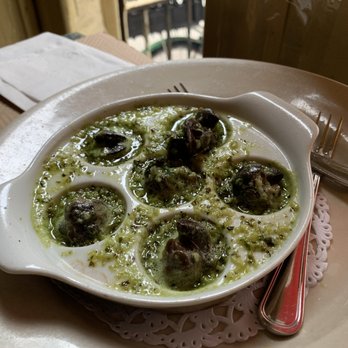 Le Parisien - Escargots with Garlic and Parsley Butter - French Near Me - New York, New York Le Parisien - Escargots with Garlic and Parsley Butter - French Near Me - New York, New York