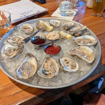 STIR - Oysters - Cocktail Bars Near Me - Chattanooga, Tennessee