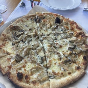 La Bicyclette - Champignons Pizza - French Near Me - Carmel, California