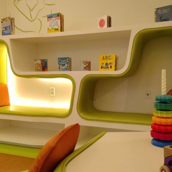 Joslyn Art Museum - Reading nook - Art Museums Near Me - Omaha, Nebraska