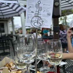 Old Barn Winery - Old barn winery: wine flights