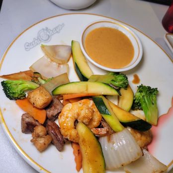 Sushi Ohayo - Combo plate - Salad Near Me - Lorton, Virginia