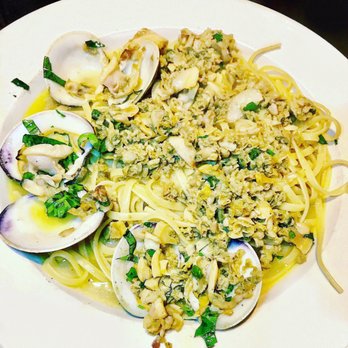 O Sole Mio - Linguini in white clam sauce - Pizza Near Me - Stony Brook, New York O Sole Mio - Linguini in white clam sauce - Pizza Near Me - Stony Brook, New York