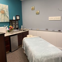 Bodywork By Barbara - Treatment room with electronic table