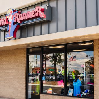Total Runner - Shoe Stores Near Me - Southgate, Michigan Total Runner - Shoe Stores Near Me - Southgate, Michigan