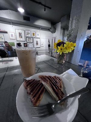 Mint & Serif by null