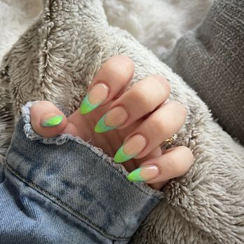 5th Ave Nails - Nail Salons Near Me - Boca Raton, Florida