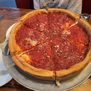 Giordano's - Pizza Near Me - Chicago, Illinois