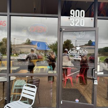 Bella Vista Coffee Shop - Outside - Coffee & Tea Near Me - Smyrna, Tennessee