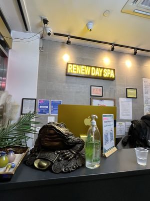 Renew Day Spa 2 by null