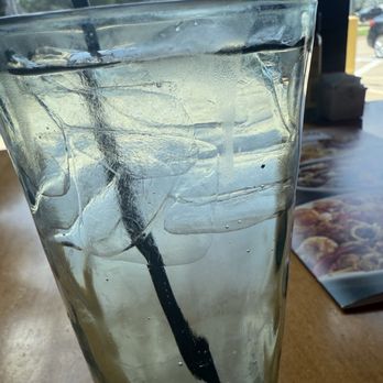 Olive Garden Italian Restaurant - Dirty cup of water - Italian Near Me - Plano, Texas Olive Garden Italian Restaurant - Dirty cup of water - Italian Near Me - Plano, Texas