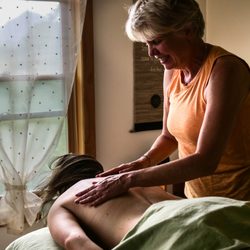 Barefoot BV Reflexology and Aromatouch Massage - AromaTouch massage