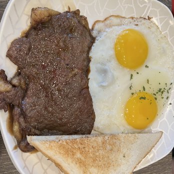 Blue Ocean Cafe - Thin Steak on Gravy Sauce with eggs and toast - Chinese Near Me - Markham, Ontario