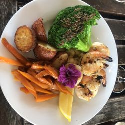 Scheuermann Vineyard & Winery - Shrimp dinner