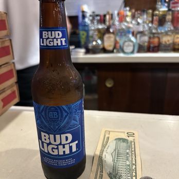 Lynwood Cafe - Cash only - Pizza Near Me - Randolph, Massachusetts
