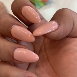 Cali-Nails - Thick coats of gel.
