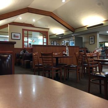 Denny's - the inside of a restaurant - American Near Me - Orange, Texas