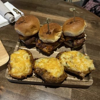 Biscayne Bay Brewing - Chicken Sliders and stuffed potatoes - Breweries Near Me - Miami, Florida Biscayne Bay Brewing - Chicken Sliders and stuffed potatoes - Breweries Near Me - Miami, Florida
