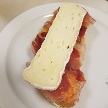 La Daniela - Jamón Ibérico con Brie - Spanish Near Me - Madrid, M