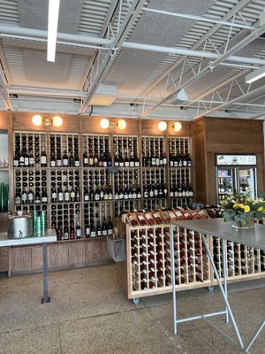 Flo’s Wine Bar and Bottle Shop by null