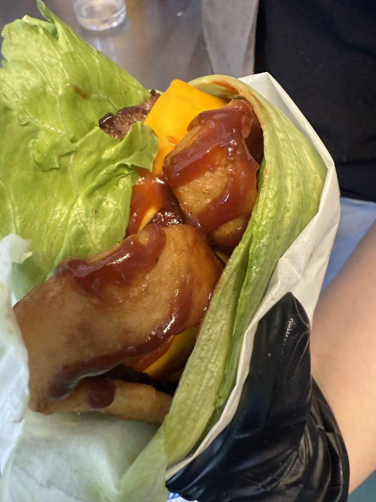 Gonzos Little Frosty Logo