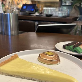 Ci Siamo - lemon torte - Italian Near Me - New York, New York Ci Siamo - lemon torte - Italian Near Me - New York, New York