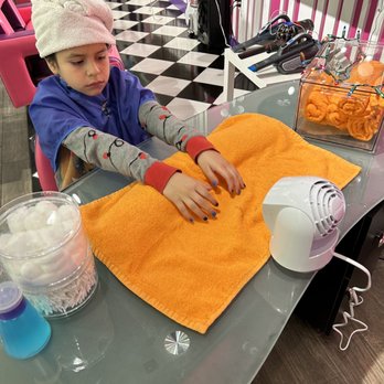 Sharkey's Cuts for Kids - Kids Hair Salons Near Me - Henderson, Nevada Sharkey's Cuts for Kids - Kids Hair Salons Near Me - Henderson, Nevada